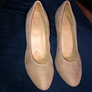 Great condition beige suede pumps
